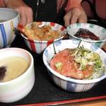 レストラン梺 - ミニ丼セットうな丼、天丼、ネギトロ丼にうどんと茶碗蒸し付き