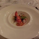 ダイニングルーム - 軽くマリネしたオマール海老に生姜ムースを合わせて雲丹をアクセントに