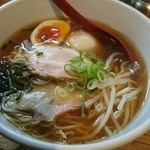 麺屋 一八 - 昔ながらの煮玉子入り中華そば