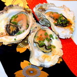 Roppongi Kakishin - 牡蠣の旨味が凝縮された殻付き焼き牡蠣