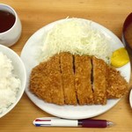 とんかつ 山さき - ロースかつ定食700円