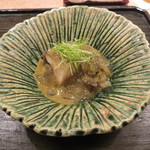虎白 - 凌ぎ：蒸し鮑と葛切り、肝のソース