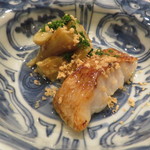 虎白 - 先付：喉黒炙り 焼き茄子