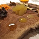 レストラン イブー - 【再訪・'16.4月末】チーズと蜂蜜は合うんですね