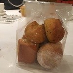 レストラン イブー - 【再訪・'16.4月末】テイクアウト用に焼いて貰ったパン