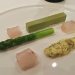 レストラン イブー - 【再訪・'16.4月末】アントレ 1.アスパラのフラン ヒラメのマリネ サザエ入りラヴィゴット