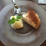 ピッツェリア・ヴィーコロ・デル・ソーレ - パンナコッタ&ブリュレ
      2016.6.2 Thu.