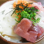 お食事処 大漁 - 海鮮丼（380円）