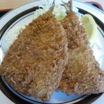 吉田屋食堂 - 5/19厚みがあって大きいアジフライが２枚も！！
      