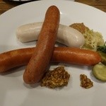 さかづき Brewing - ソーセージ盛り合わせ1,250円