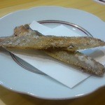 ながうらの隠れ家ラウンジ つるや - 鮎の骨唐揚げ