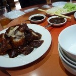 四川食府 - 肉厚な北京ダック！タレ二種類