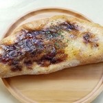 ラ ロッタ ベーカリー - 「オイルサーディンのカルツォーネ」390円税込