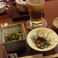 たんや又兵衛 六本木本店 - お通しと生ビール。