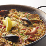 Paella mixta ~Seafood and chicken paella~ 1-2 servings