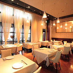 レストラン西本 - 一階の椅子席