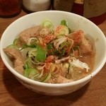 鳥勝 - 煮込み：390円