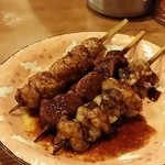 鳥勝 - アブラ、レバー、パイ各80円