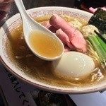 らぁめん小池 - 煮干のスープ