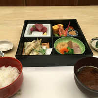 紀尾井町 藍泉 - 松花堂弁当
                  2016/06/03(金)訪問
                  