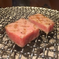 飛騨牛一頭家 馬喰一代 岐阜神田 - 特選炭火盛り(ロース)