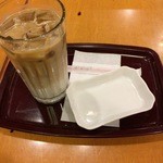Ekuserushioru Kafe - アイスカフェラテＳサイズ（340円）