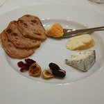 Cheval Blanc - チーズ　エポワス、ロックフォール