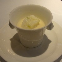 レ セゾン - 冷たいヴルテ ライム風味のギモーヴ添え