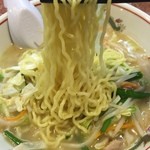 ラーメン王 - 麺はこんな感じ