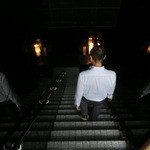 瀬戸内 和彩 Naoshima - 階段をぐんぐん下ります