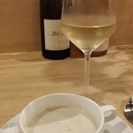 ワインバールケ - 【H28.6.3】新玉ねぎのポタージュ５００円。Bel Ami。ロワールのシャルドネ１００％。