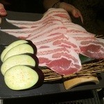 焼肉・寿司 個室 なごみ燈 - 炙り 北海道産豚「夢の大地」塩ぽん酢で