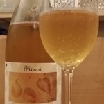 ワインバールケ - 【H28.6.3】アルザスの泡。ドメーヌ・グザヴィエ・ヴァイマン ミノリ リボ・ブル デュオ。熟成感あり、重めな印象。