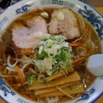 八屋 本店 - 野菜ラーメン（麺半分）醤油味