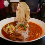 Sandaime Kareya Nandhi - バターシュリンプ（甘口海老カレー）チキンのトマトカレーのあいがけ