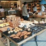 ペンギンベーカリーカフェ - 中　2016/06