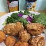 ほか弁 日本亭 - 料理写真:ビールとデカ唐とM唐、おまけのローソンからあげ君