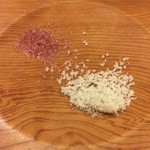 うを徳 - ヒマラヤ 岩塩（紅） + フランス 塩（白）