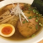 仙臺 自家製麺 こいけ屋 - のどぐろダシ塩ラーメン。
      醤油っぽくなったかな？