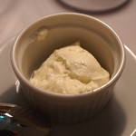 Carnesio - 燻製ホイップバター
