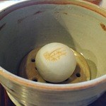 蓋をあけると蒸したてのお饅頭が登場