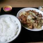 とん通 - モツ炒め定食♪(¥800)野菜も多くて美味でした！