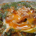 お好み焼きテツジロ - 玉子はとろとろ
