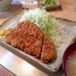 とん味 - ろーすかつ定食