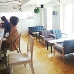 カフェ テルツィーナ  - 店内