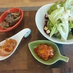 サラダ＆お好みの惣菜3品 6種キノコのマリネ/時しらずのマリネ/お野菜のトマト煮込み～カポナータ～