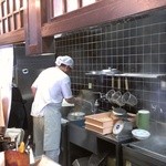 手造りうどん 楽々 - 厨房