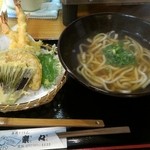 手造りうどん 楽々 - 天ぷらうどん 980円