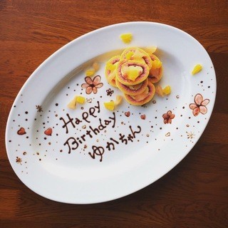 お誕生日、送別会、お祝いなどにサプライズプレートもご用意可！