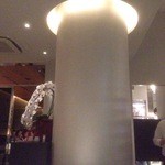 La Brianza - 船のマストをイメージしたというメインの柱